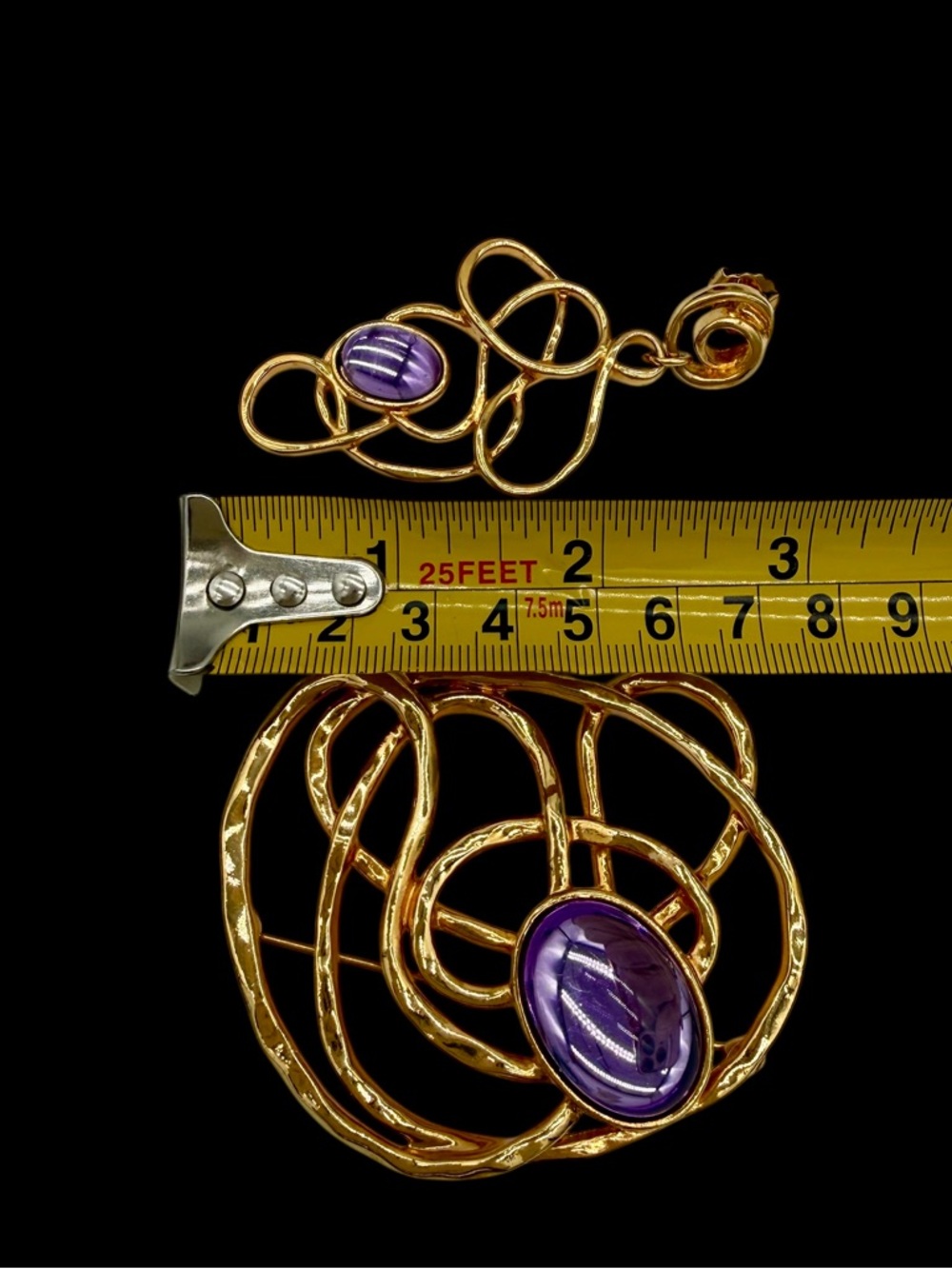 Vintage Avon “Golden Web” 1992 Gold-Tone Brooch & Earrings w/ Purple Cabochons - Picture 6 of 11